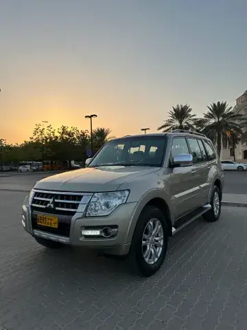 mitsubishi pajero image New Mitsubishi Pajero GLS V6 2020